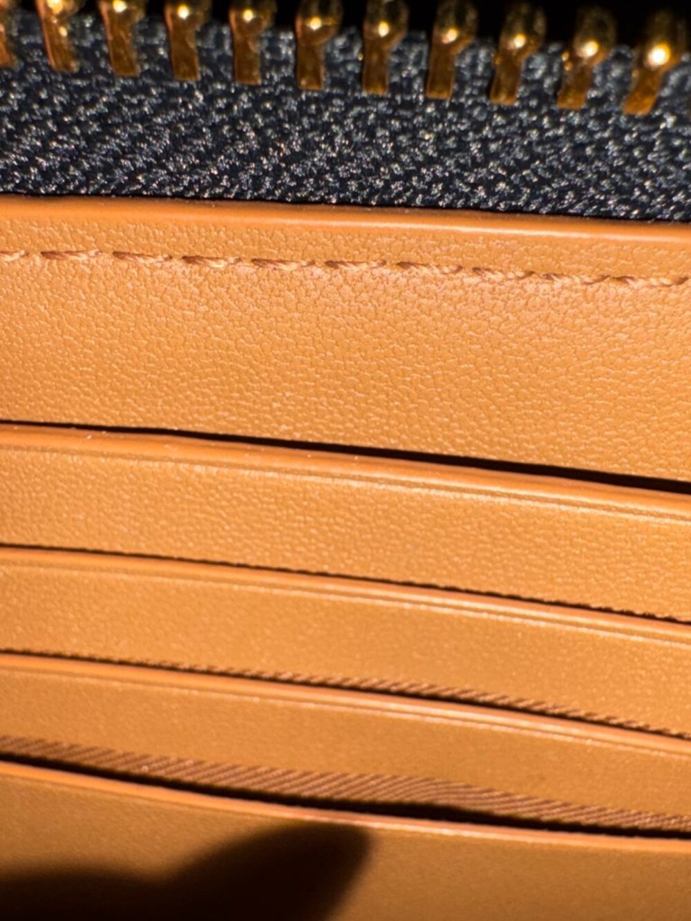 COACH zip around wallet with strap - Picture 3 of 6